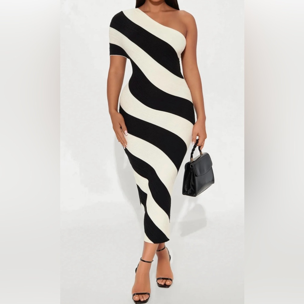 Akari Striped Sweater Midi Dress - Cream/Black